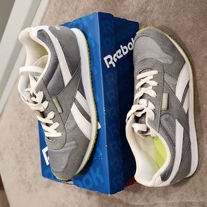 Reebok size 6 sneakers
